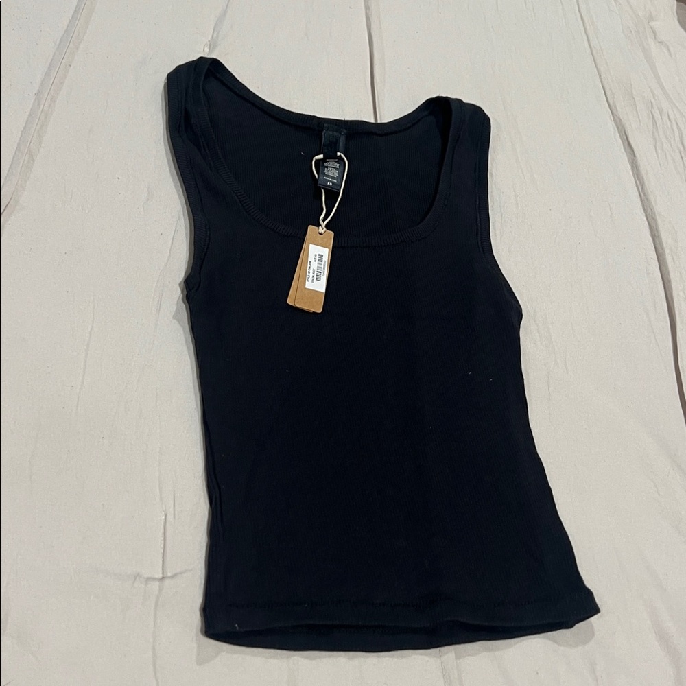 Skims Soft Lounge Tank - Picture 2 of 13